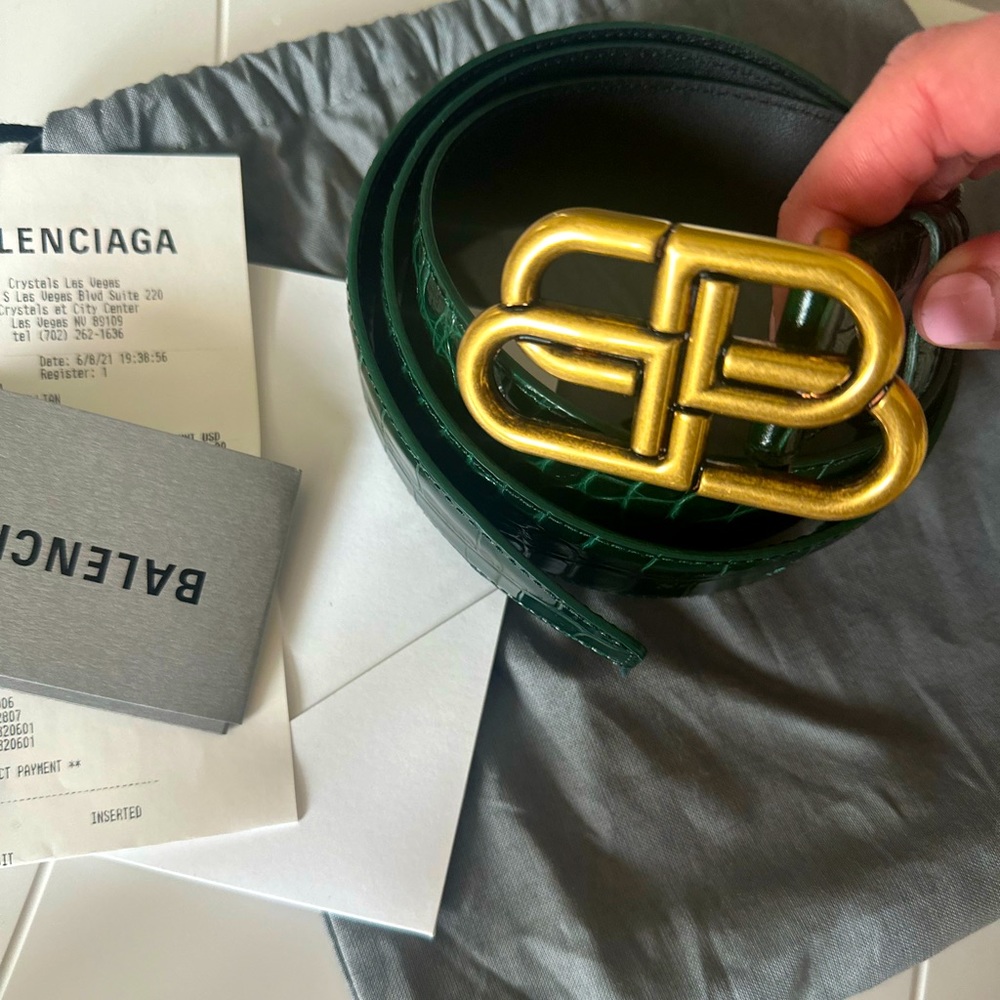 Balenciaga men’s belt 90cms matches bag I’m selling perfect!!!